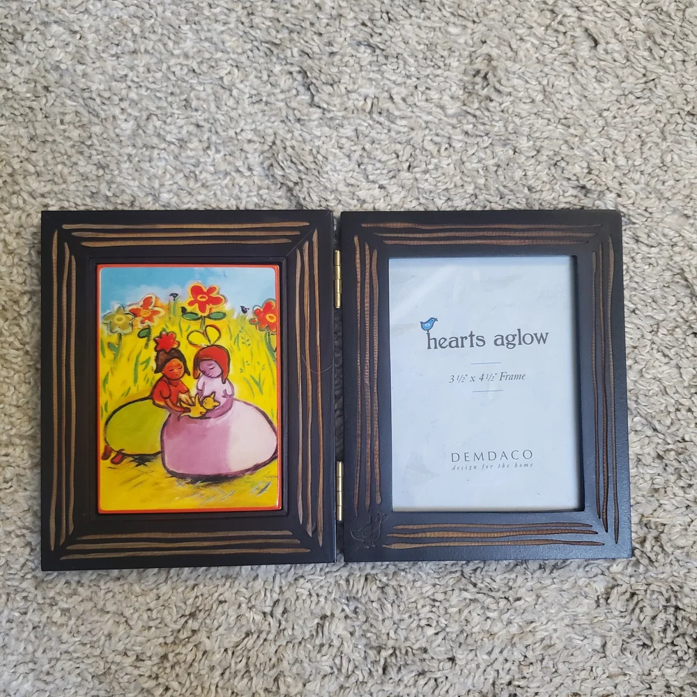 "Hearts Aglow" Bi-fold Photo Frame 3x4 Sisters Friendship Art - Picture 2 of 7